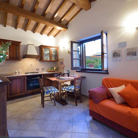 Agriturismo San Severo باسّينيانو سول تْرازي الغرفة الصورة