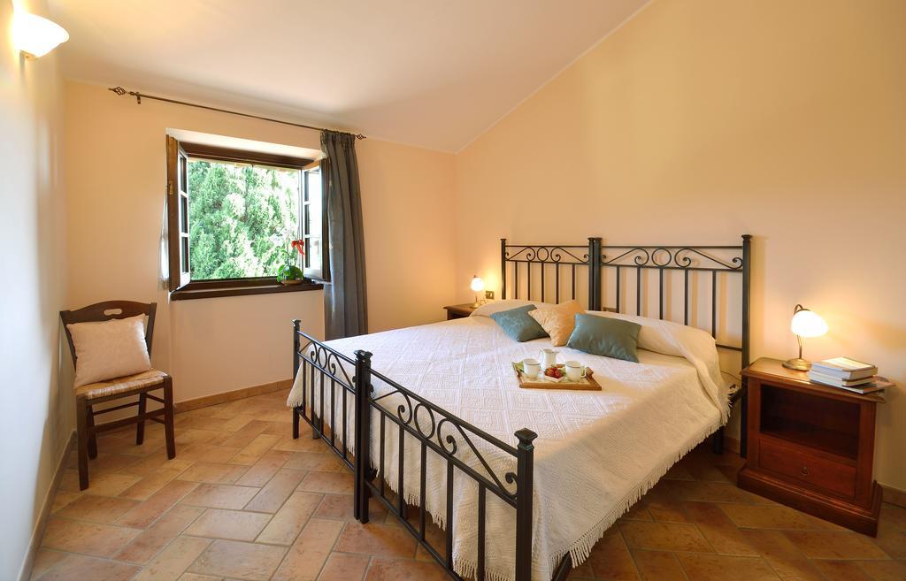 Agriturismo San Severo باسّينيانو سول تْرازي الغرفة الصورة